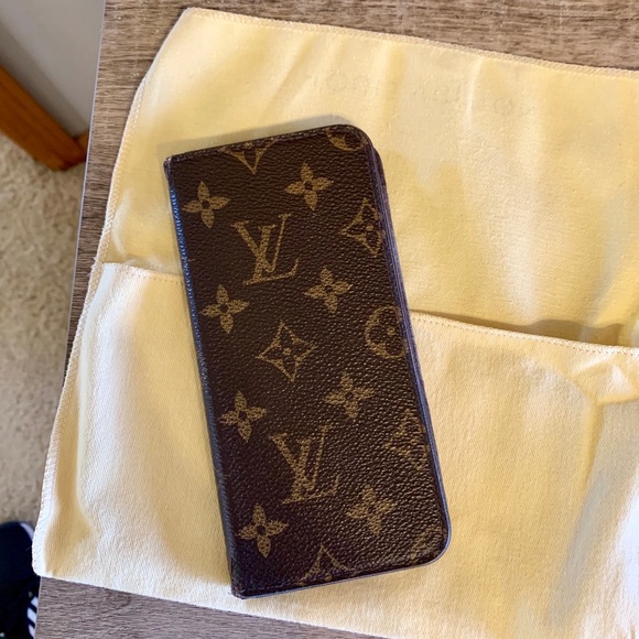 Louis Vuitton IPhone 7 Plus Folio. - Picture 2 of 6